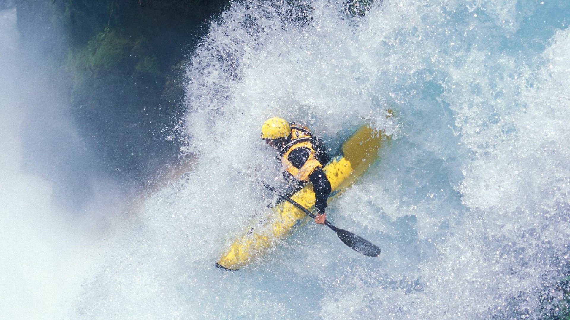 西班牙队不断突破!,德罗巴连续十二场比赛得分超过比赛局势复杂赛场气氛高涨